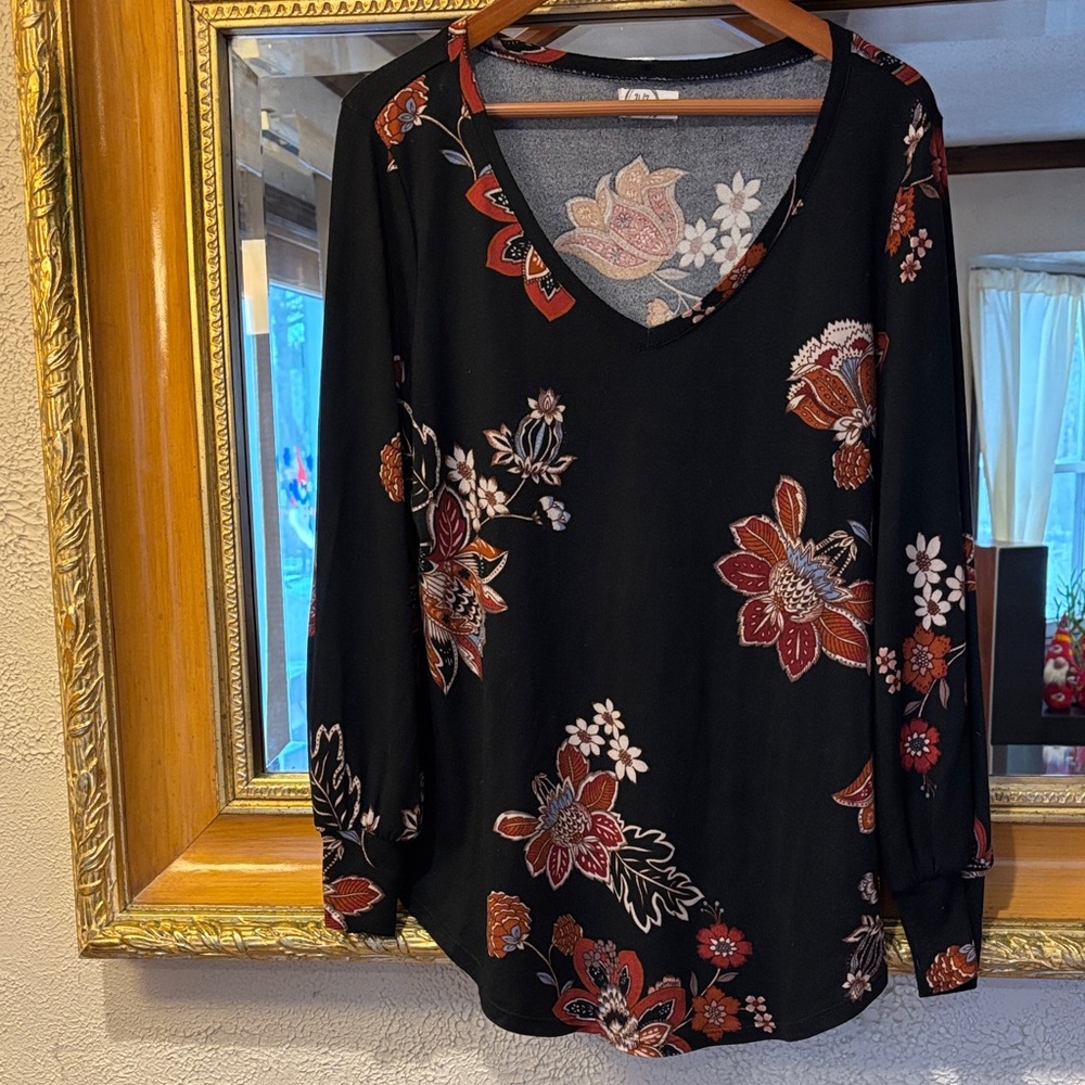 Maurices Black Floral Long Sleeve Top - Size XL
